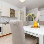 Tily דירה טרוגיר