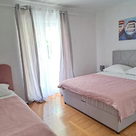 Tily Apartment *